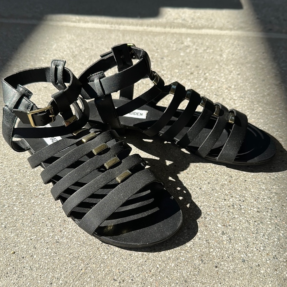 Steve Madden Sandels